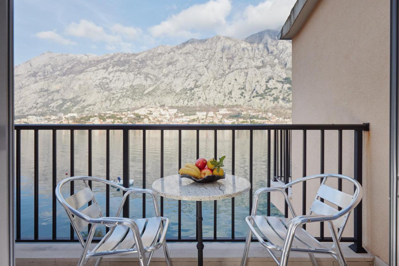 Apartments Rozer Kotor Exterior photo