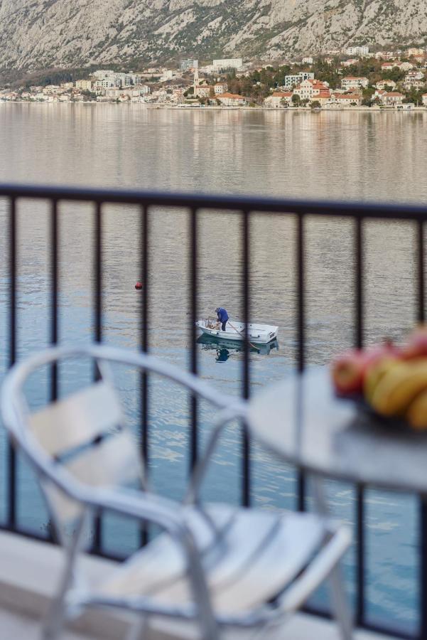 Apartments Rozer Kotor Exterior photo